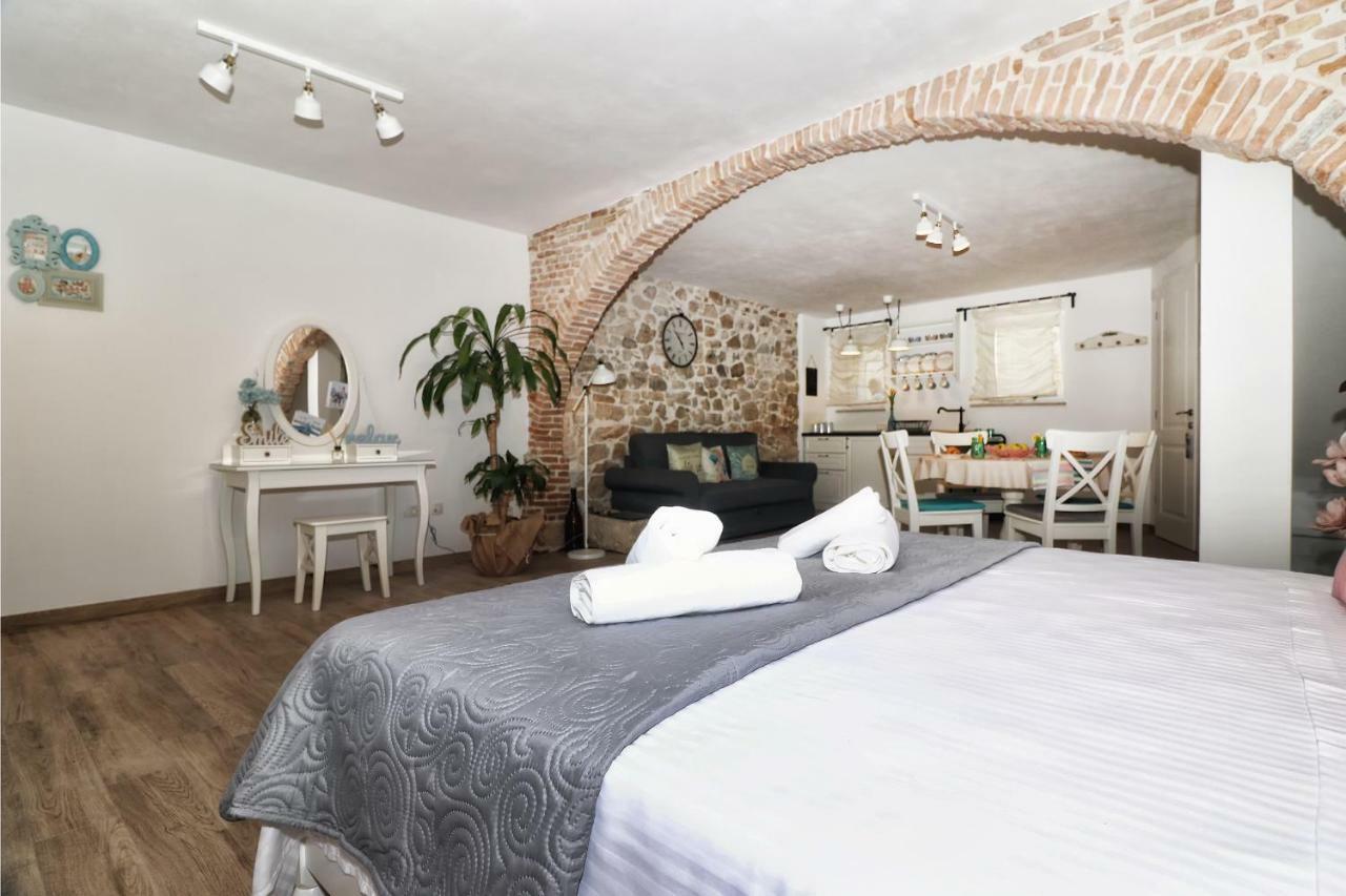 Cozy Apartment Mari Ровінь Екстер'єр фото